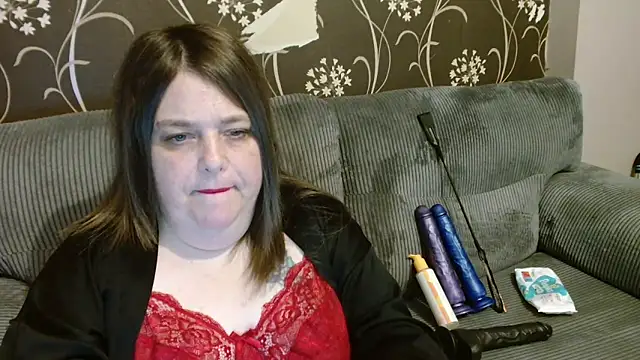 HouseWifeWhore Milf online show from 02-26-26, 11:04