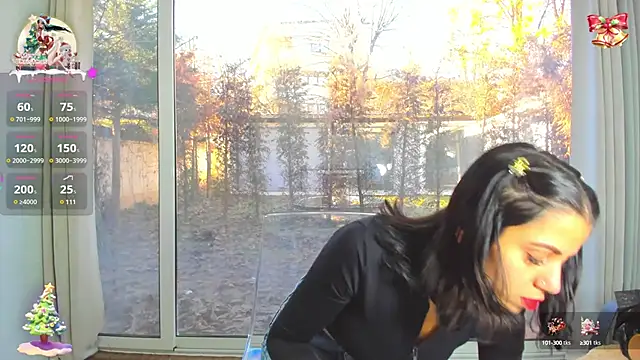 Snapshot of Sarabecker chatting on 12-19-24, 09:40 Sarabecker online show from 12-19-24, 09:40