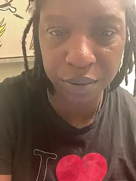 Snapshot of markquanna chatting on 07-10-26, 06:21 markquanna online show from 07-10-26, 06:21