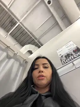 CrazzyChicks online show from 11-22-25, 07:29