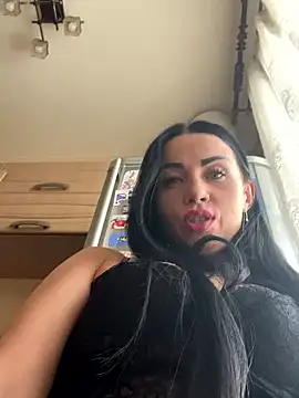 Snapshot of CrazzyChicks chatting on 02-20-26, 06:26 CrazzyChicks online show from 02-20-26, 06:26