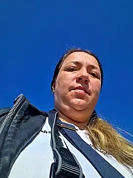 Snapshot of isabella_rossse chatting on 03-12-26, 02:12 isabella rossse online show from 03-12-26, 02:12