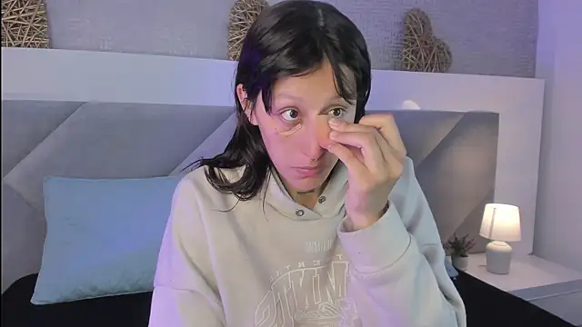 Mariana Joness online show from 04-07-26, 02:45