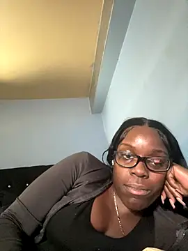 Snapshot of ChocolateBuns101 chatting on 11-13-25, 08:30 ChocolateBuns101 online show from 11-13-25, 08:30