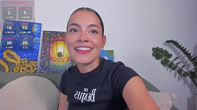 Snapshot of TIFFANYRUSSO chatting on 06-02-26, 05:42 TIFFANYRUSSO online show from 06-02-26, 05:42