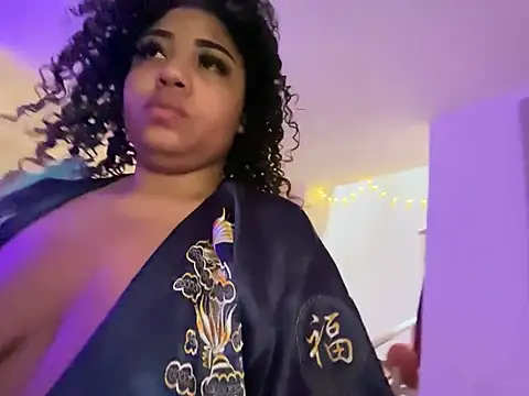 Snapshot of 420Geminis chatting on 12-10-24, 02:06 420Geminis online show from 12-10-24, 02:06