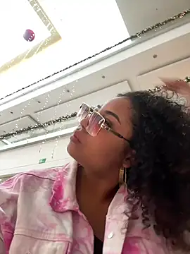 Snapshot of 420Geminis chatting on 12-18-24, 05:10 420Geminis online show from 12-18-24, 05:10