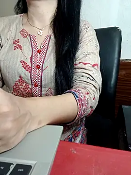 Snapshot of Chanchal--Navya chatting on 04-25-26, 06:16 Chanchal--Navya online show from 04-25-26, 06:16