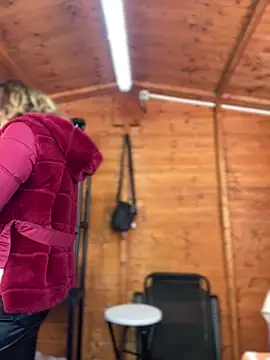 Snapshot of DaisyVibesss chatting on 12-26-24, 10:59 DaisyVibesss online show from 12-26-24, 10:59