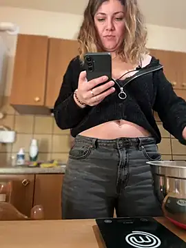 Snapshot of DaisyVibesss chatting on 01-15-25, 09:24 DaisyVibesss online show from 01-15-25, 09:24