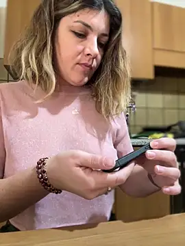 Snapshot of DaisyVibesss chatting on 01-17-25, 09:28 DaisyVibesss online show from 01-17-25, 09:28