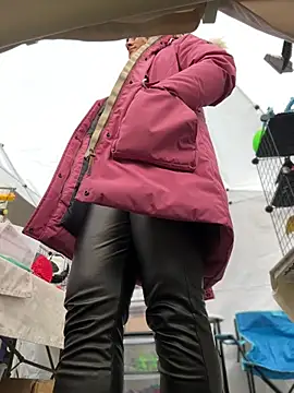 Snapshot of DaisyVibesss chatting on 02-23-25, 10:06 DaisyVibesss online show from 02-23-25, 10:06