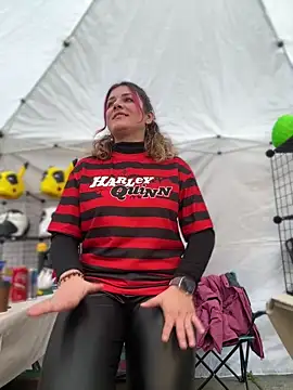 Snapshot of DaisyVibesss chatting on 02-26-25, 08:48 DaisyVibesss online show from 02-26-25, 08:48