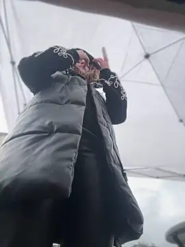 Snapshot of DaisyVibesss chatting on 03-01-25, 03:16 DaisyVibesss online show from 03-01-25, 03:16