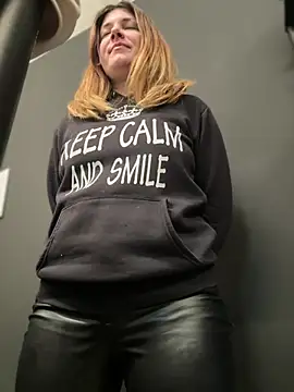 Snapshot of DaisyVibesss chatting on 03-16-25, 10:00 DaisyVibesss online show from 03-16-25, 10:00