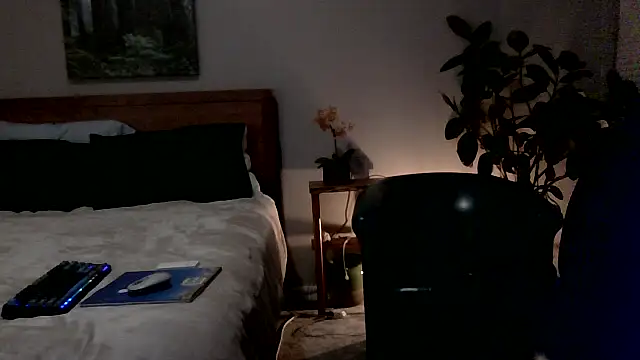 Snapshot of StrongMuscularAndHuge chatting on 04-16-26, 08:59 StrongMuscularAndHuge online show from 04-16-26, 08:59