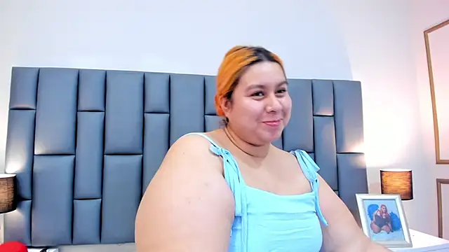 aandreaperez online show from 02-04-25, 12:00