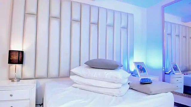 aandreaperez online show from 02-07-25, 05:40