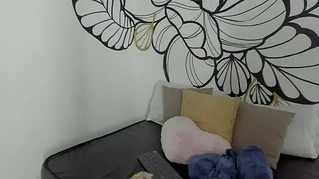 Snapshot of EmilySumer chatting on 05-10-26, 03:12 EmilySumer online show from 05-10-26, 03:12
