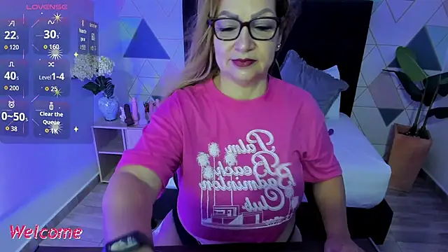 Snapshot of gisela27 chatting on 01-10-26, 12:51 gisela27 online show from 01-10-26, 12:51