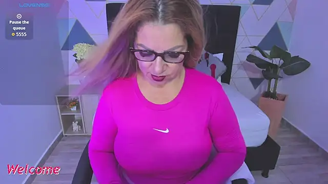 Snapshot of gisela27 chatting on 02-24-26, 12:47 gisela27 online show from 02-24-26, 12:47