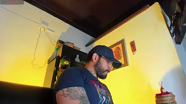 CamiloGray  online show from 12-04-25, 01:42