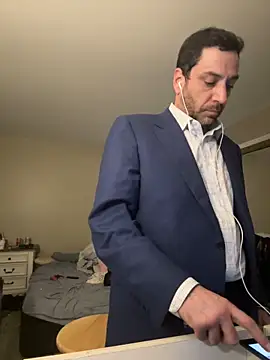 Snapshot of RomaLovesFamily chatting on 02-13-25, 08:24 RomaLovesFamily online show from 02-13-25, 08:24