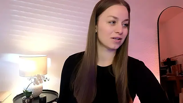 Snapshot of MilaFleur chatting on 01-08-25, 08:27 MilaFleur online show from 01-08-25, 08:27
