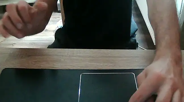Snapshot of Dzutt chatting on 01-09-25, 11:36 Dzutt online show from 01-09-25, 11:36