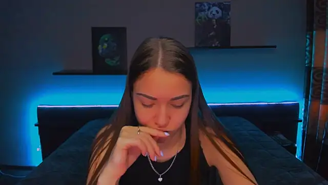 AlexaBarkley online show from 03-18-25, 06:14