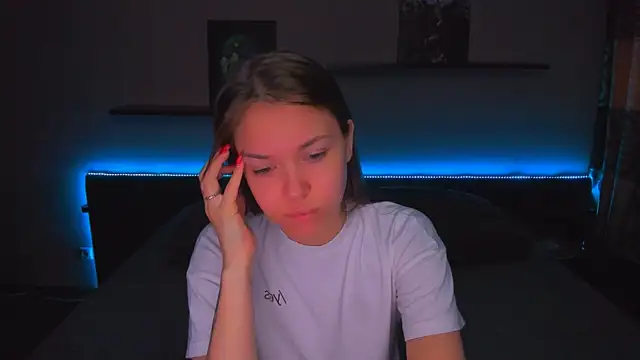 AlexaBarkley online show from 04-06-26, 12:52