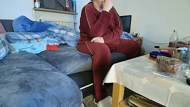 HotBiPaar online show from 12-15-24, 09:42