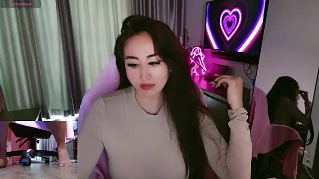 AsianQueens online show from 10-27-25, 03:21