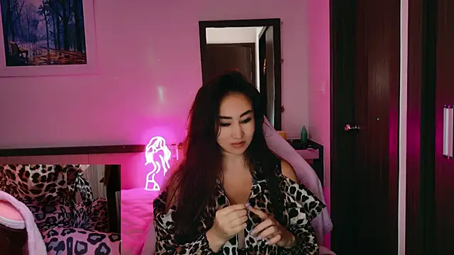 AsianQueens online show from 12-19-25, 02:40