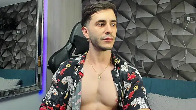 Latino stud4u online show from 12-04-25, 12:20