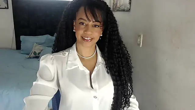Snapshot of yeli_xxx chatting on 12-05-25, 04:14 yeli xxx online show from 12-05-25, 04:14