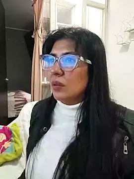 aisha latina online show from 02-16-26, 03:41