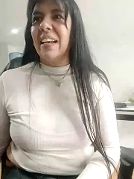 Snapshot of aisha_latina chatting on 04-24-26, 03:36 aisha latina online show from 04-24-26, 03:36