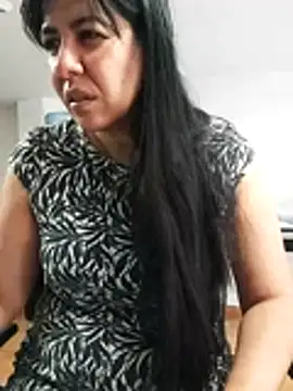 Snapshot of aisha_latina chatting on 04-28-26, 02:55 aisha latina online show from 04-28-26, 02:55