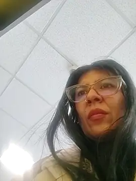 Snapshot of aisha_latina chatting on 05-19-26, 03:29 aisha latina online show from 05-19-26, 03:29