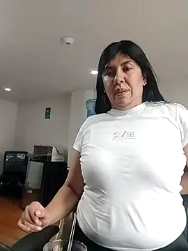 Snapshot of aisha_latina chatting on 05-25-26, 03:51 aisha latina online show from 05-25-26, 03:51