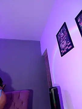 karlablue  online show from 04-08-26, 03:39