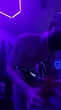 Cloudd Kingg Iceyyy online show from 04-15-26, 07:58