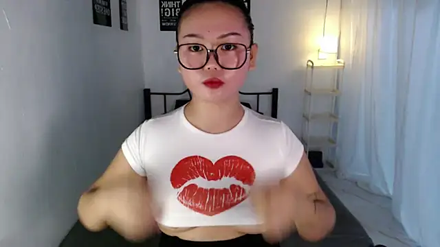 Snapshot of Vivorey_Leighn chatting on 07-07-26, 03:38 Vivorey Leighn online show from 07-07-26, 03:38