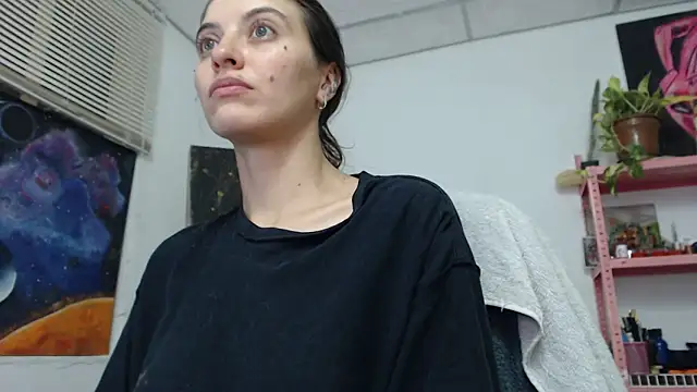 Snapshot of mariecam420 chatting on 06-03-26, 04:34 mariecam420 online show from 06-03-26, 04:34