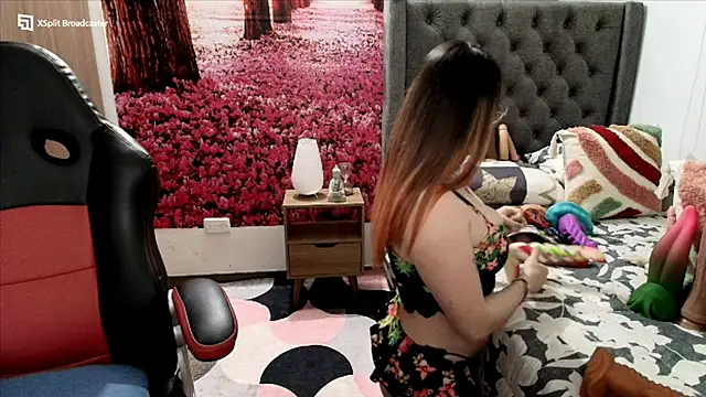 Snapshot of sofia23dirty chatting on 02-26-25, 08:44 sofia23dirty online show from 02-26-25, 08:44
