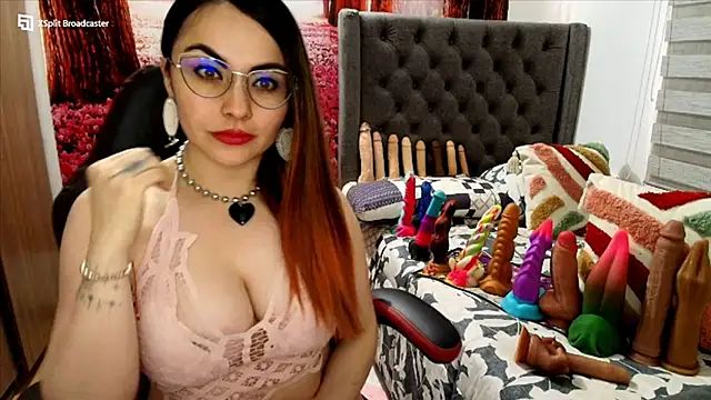 Snapshot of sofia23dirty chatting on 03-11-25, 07:03 sofia23dirty online show from 03-11-25, 07:03