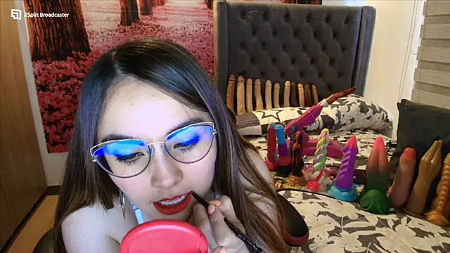 Snapshot of sofia23dirty chatting on 09-23-25, 05:27 sofia23dirty online show from 09-23-25, 05:27