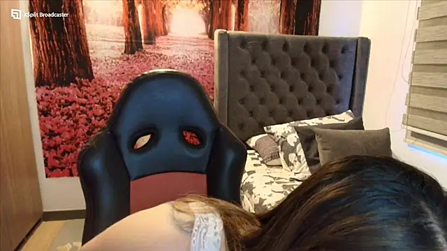 Snapshot of sofia23dirty chatting on 09-28-25, 10:26 sofia23dirty online show from 09-28-25, 10:26