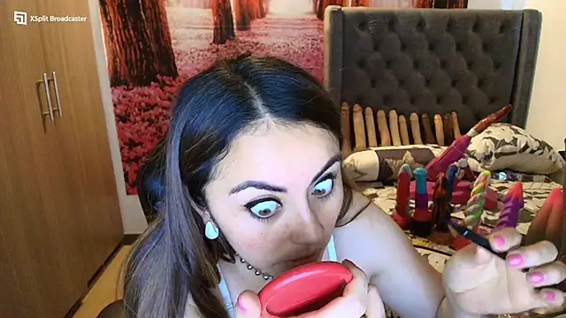 Snapshot of sofia23dirty chatting on 10-18-25, 07:25 sofia23dirty online show from 10-18-25, 07:25